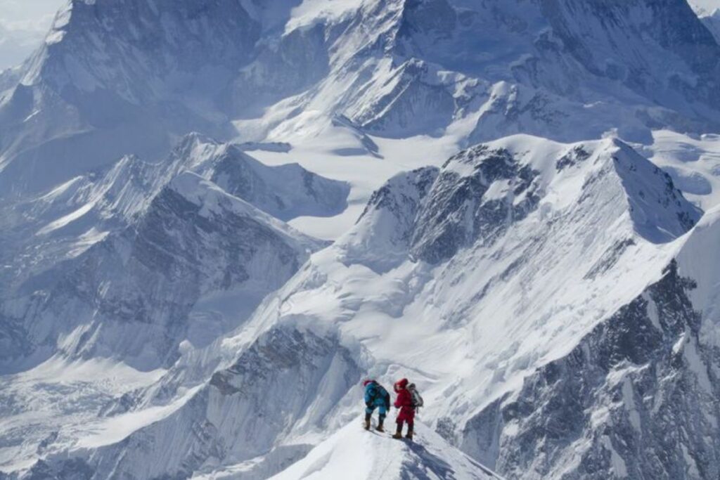 La celebración del Día Internacional del Monte Everest destaca su primera ascensión en 1953. Foto: Pinterest.