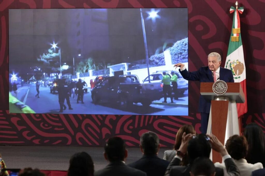 El presidente de México, Andrés Manuel López Obrador, participa durante su conferencia de prensa este martes en Palacio Nacional en la Ciudad de México.