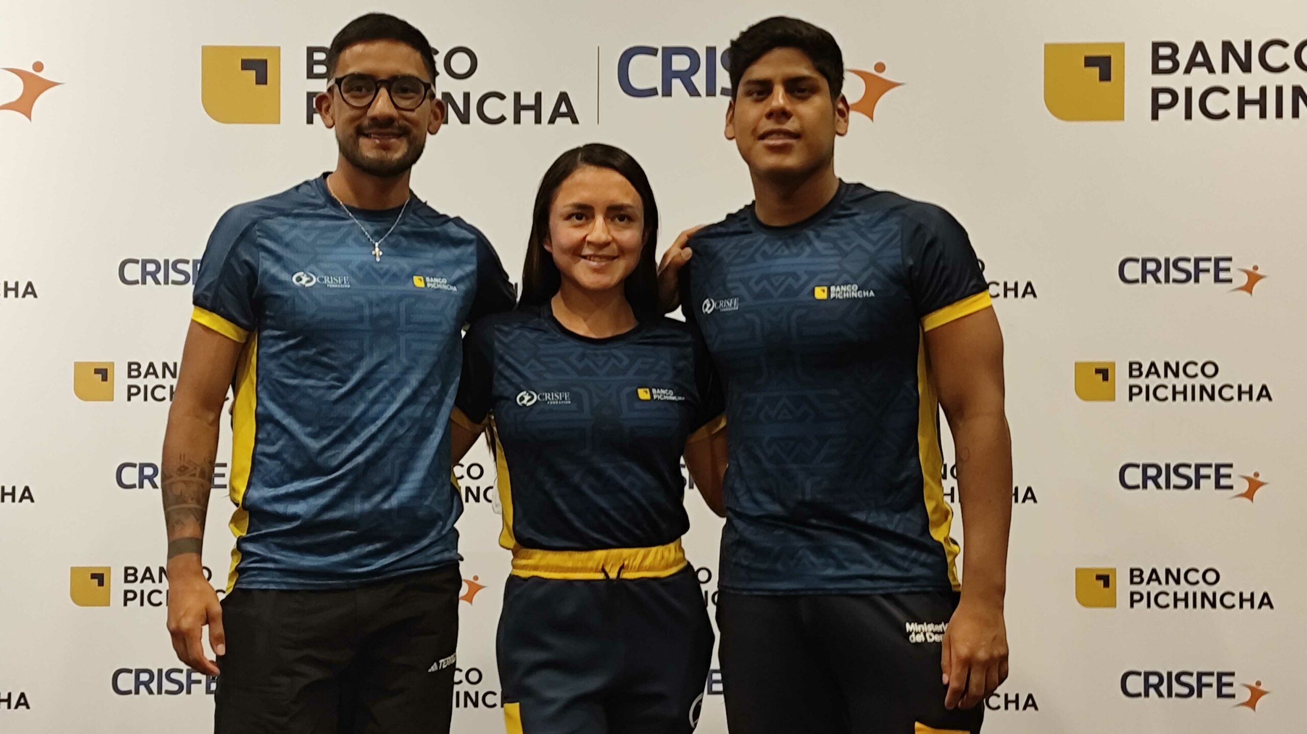 David Pintado, Glenda Morejón y David Pintado, deportistas olímpicos de Ecuador antes de partir a París 2024.