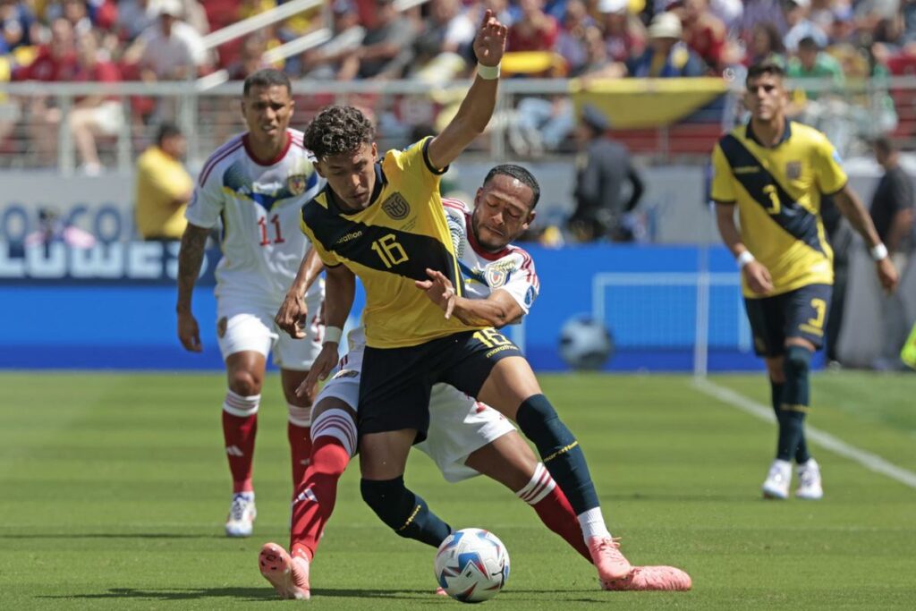 Jeremy Sarmiento de la Selección de Ecuador en Copa América ante Venezuela.