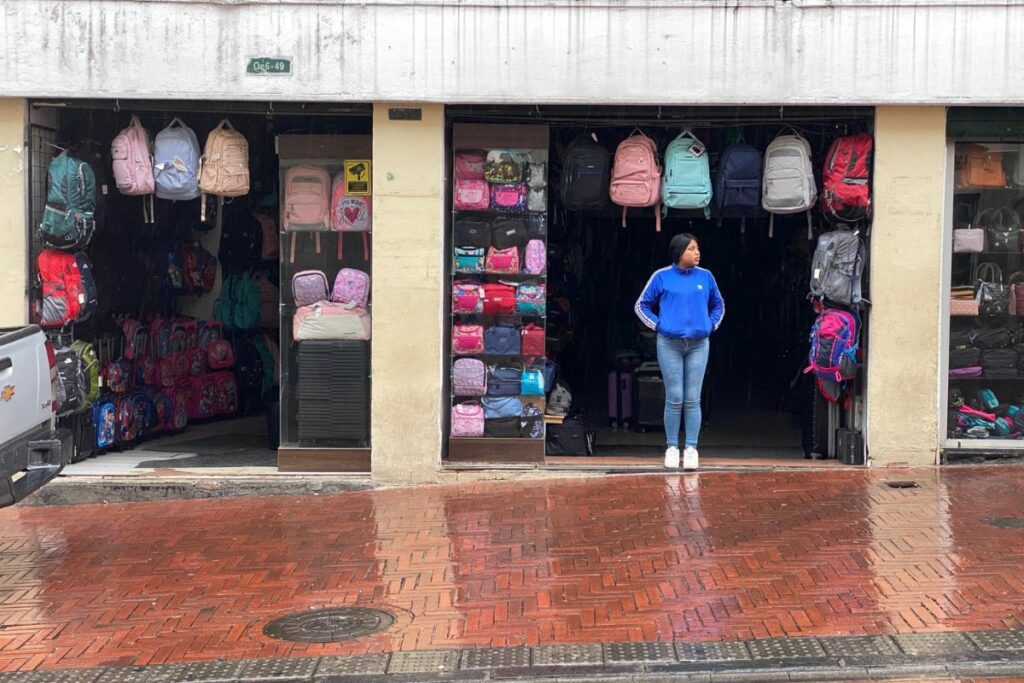 Cortes de luz se registraron en varios puntos del país. Los locales del Centro Histórico de Quito quedaron a oscuras. Foto: EL COMERCIO