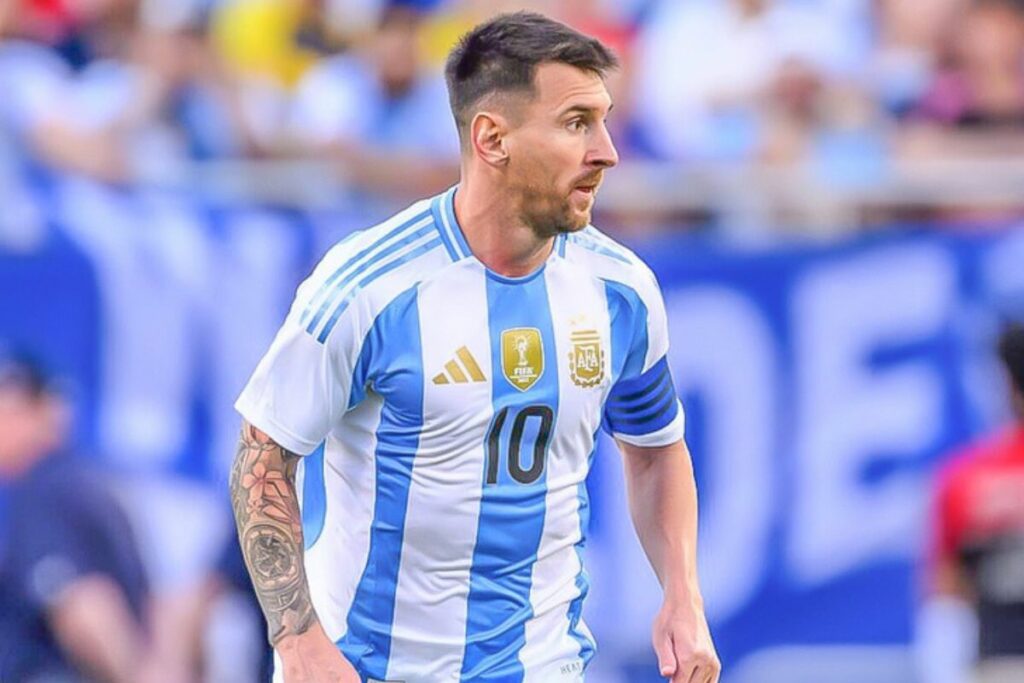 Lionel Messi con la Selección de Argentina en el debut de la Copa América 2024.