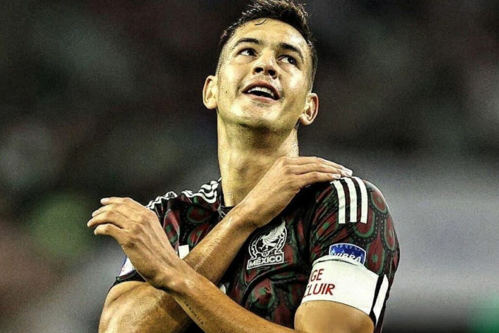 César Montes, jugador de la Selección de México, es duda para el partido contra Ecuador.