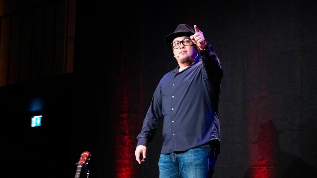 El comediante mexicano se presentará en Quito y Guayaquil con su gira SHOW 95. Cortesía: Franco Escamilla