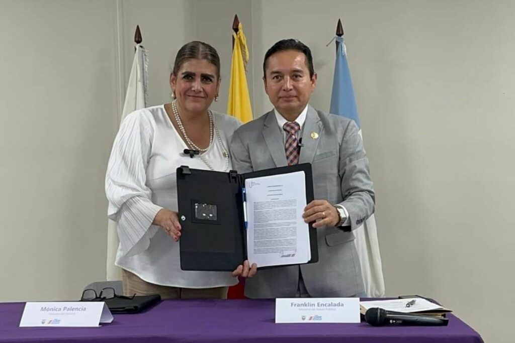 El acuerdo se firmó en Manta entre la Ministra del Interior y el Ministro de Salud.