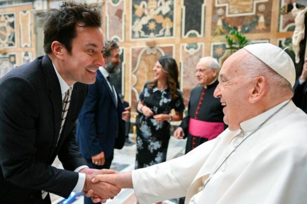 El papa Francisco se reunió con humoristas de varios puntos del mundo.