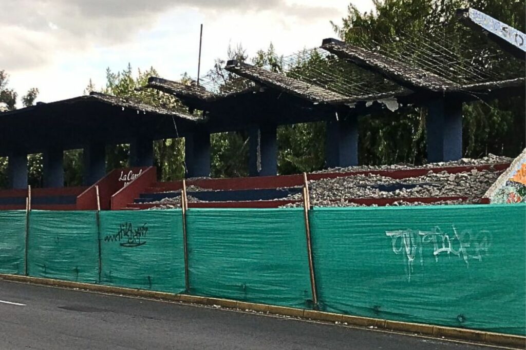 Los trabajos de demolición de la tribuna De los Shyris demolición ya empezaron.