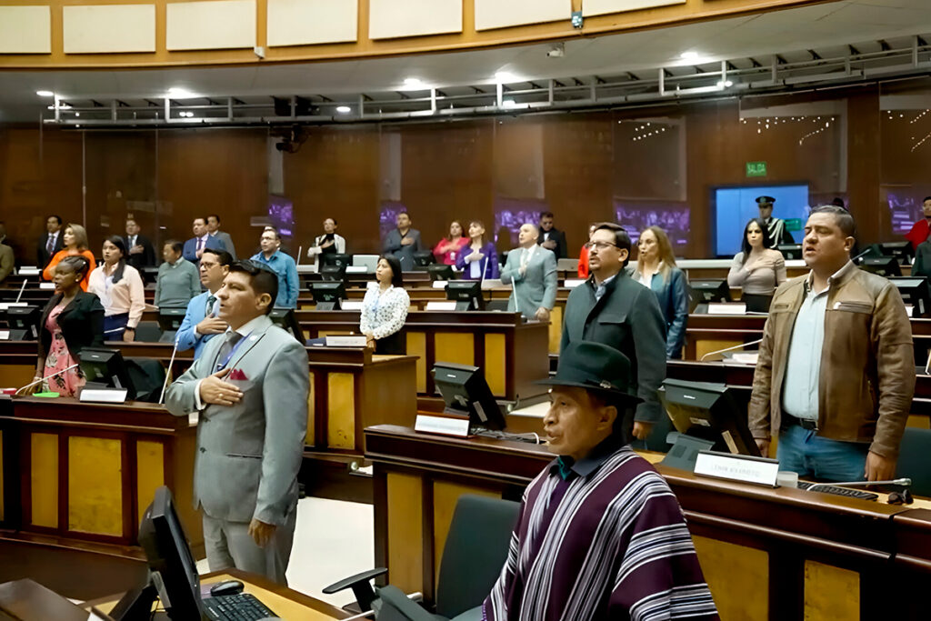 El Pleno de la Asamblea Nacional en la sesión para conocer la resolución en asegurar la continuidad de la atención a pacientes derivados de la Seguridad Social en Solca.