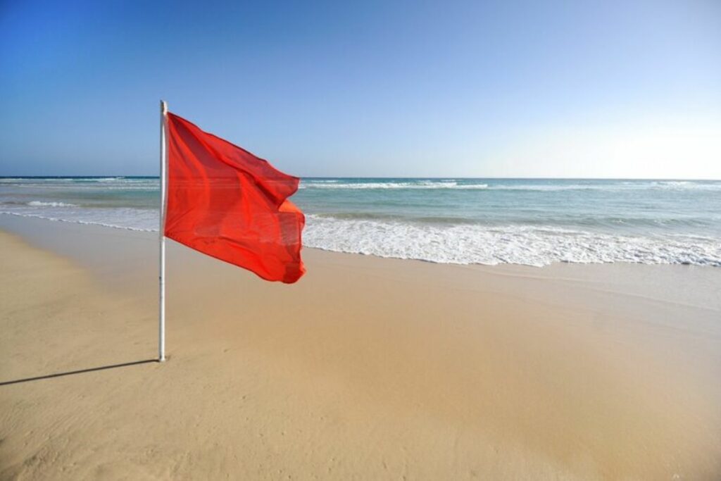 20 playas tienen bandera roja este 21 y 22 de junio.
