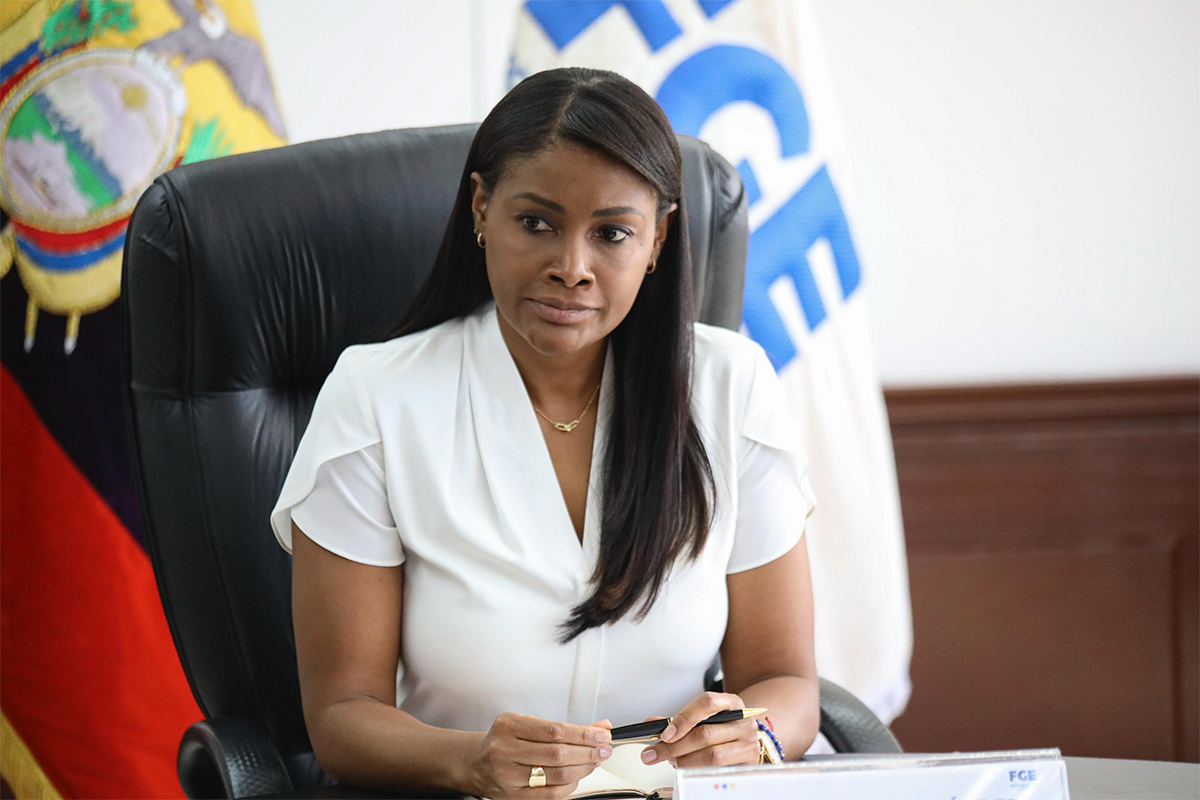 La titular de la Fiscalía General del Estado, Diana Salazar, en su despacho.