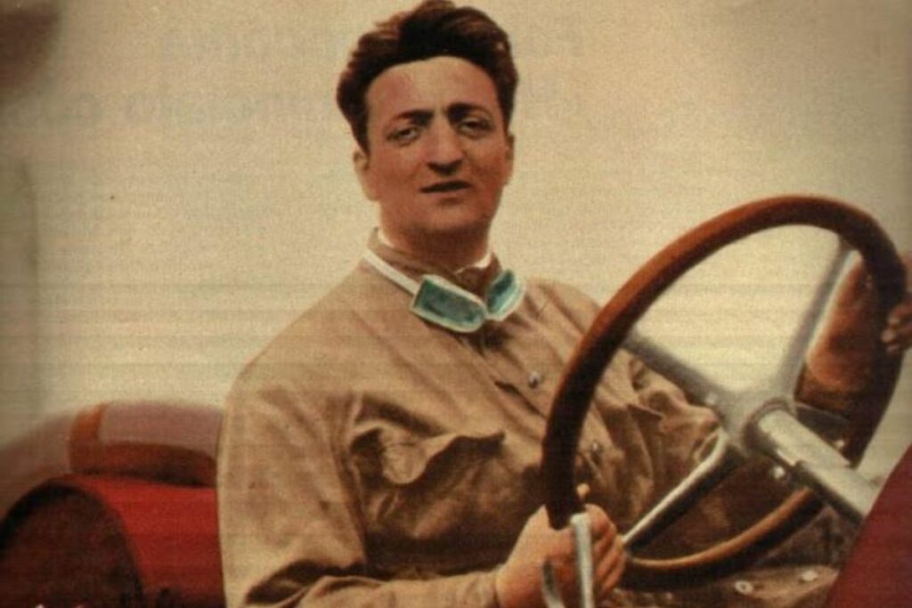 Enzo Ferrari, nacido en Módena en 1898, fundó la Scuderia Ferrari en 1929. Foto: Pinterest.