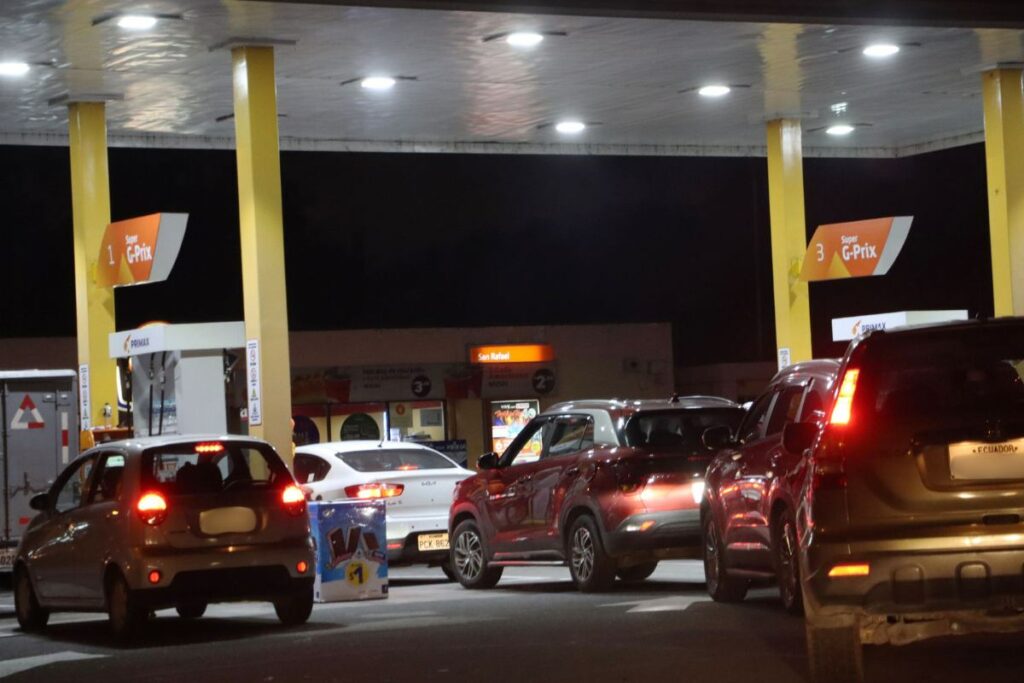 Ecuador incrementará los precios de las gasolinas extra y ecopaís a las 00:00 de este viernes