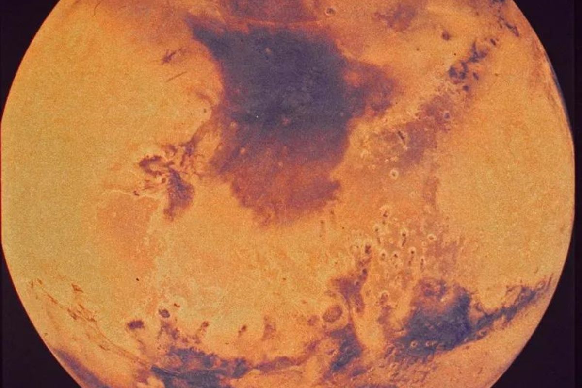 Imagen del planeta Marte, ofrecida por la nave no tripulada Mars Pathfinder.