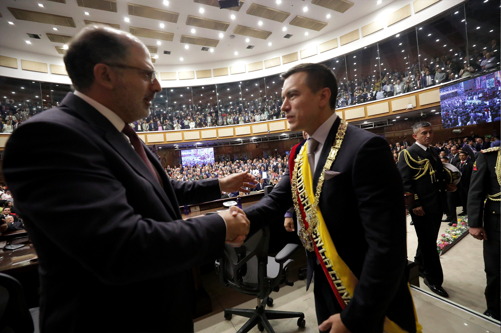 Daniel Noboa junto a Henry Kronfle en la Asamblea Nacional el pasado 23 de noviembre de 2023.