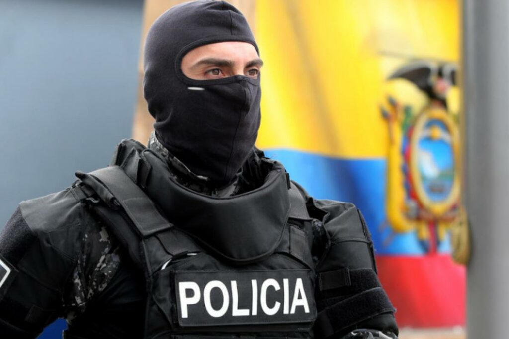 La Policía Nacional recibió los chalecos antibalas durante una ceremonia realizada en Guayaquil