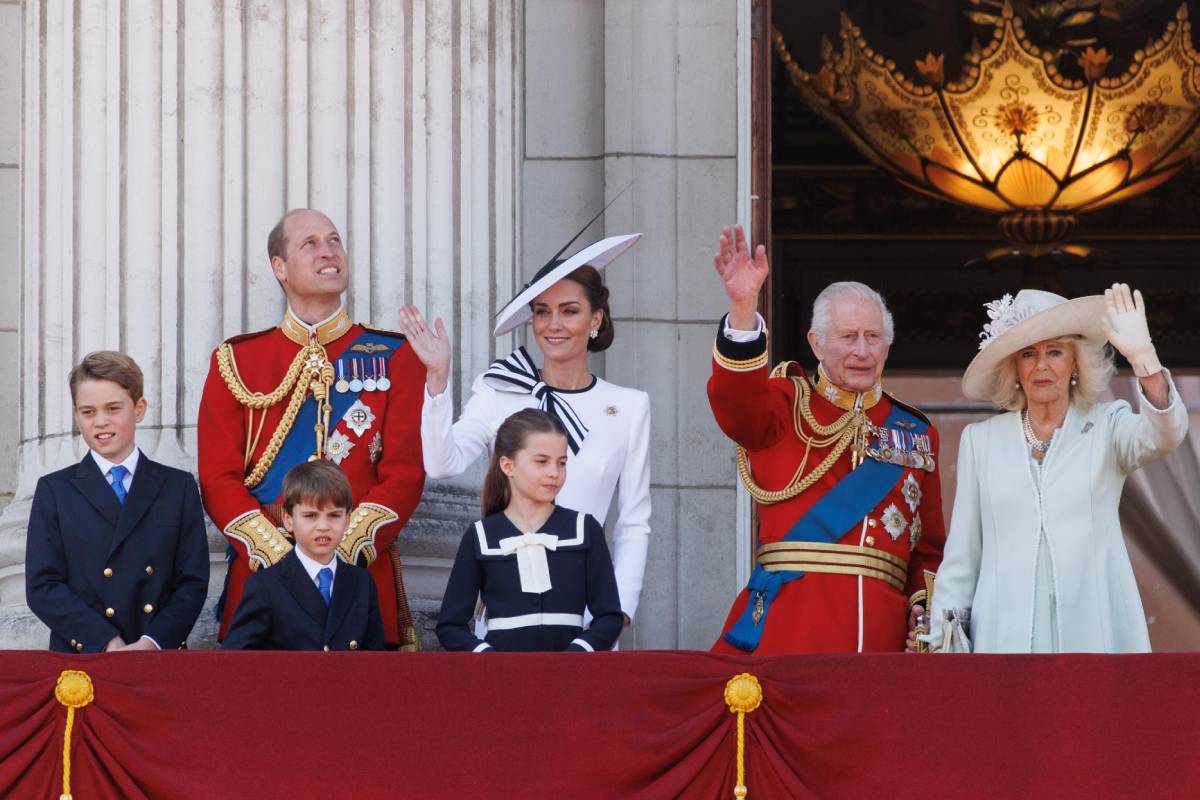 La princesa de Gales reapareció junto a la familia real en el balcón de Buckingham en su primer acto público desde que anunció que padece cáncer. Foto: EFE
