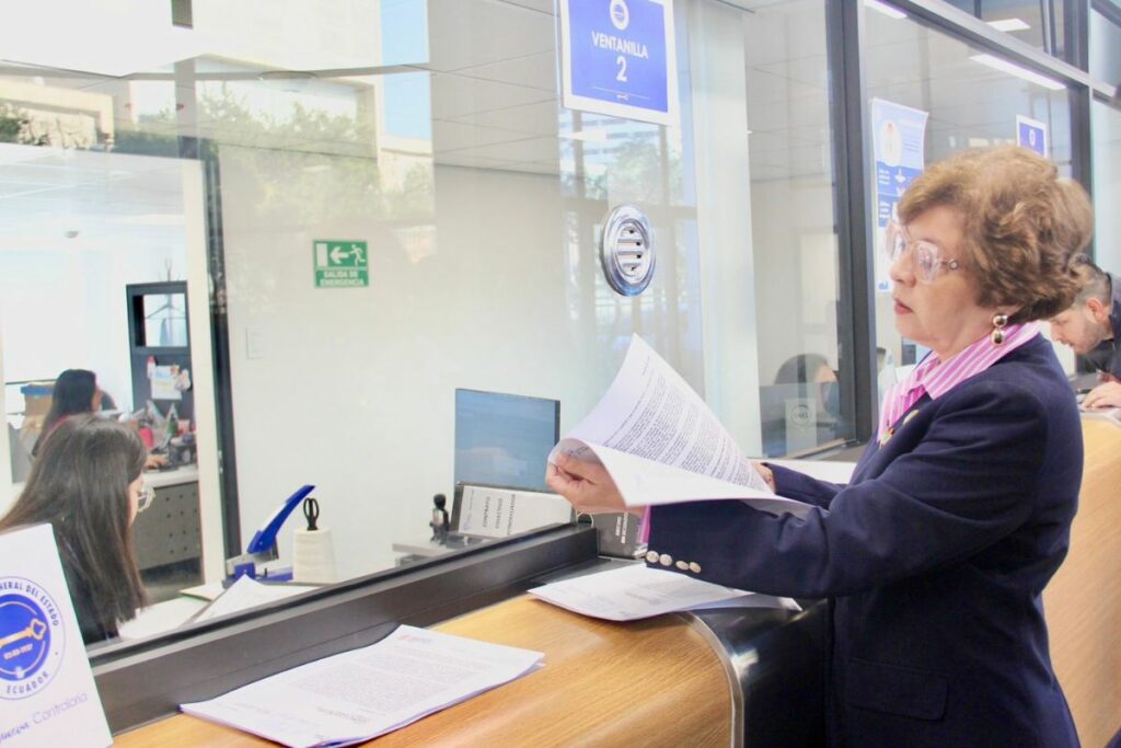 La ministra de Trabajo, Ivonne Nuñez, pidió el examen especial de los contratos colectivos de cuatro empresas públicas.