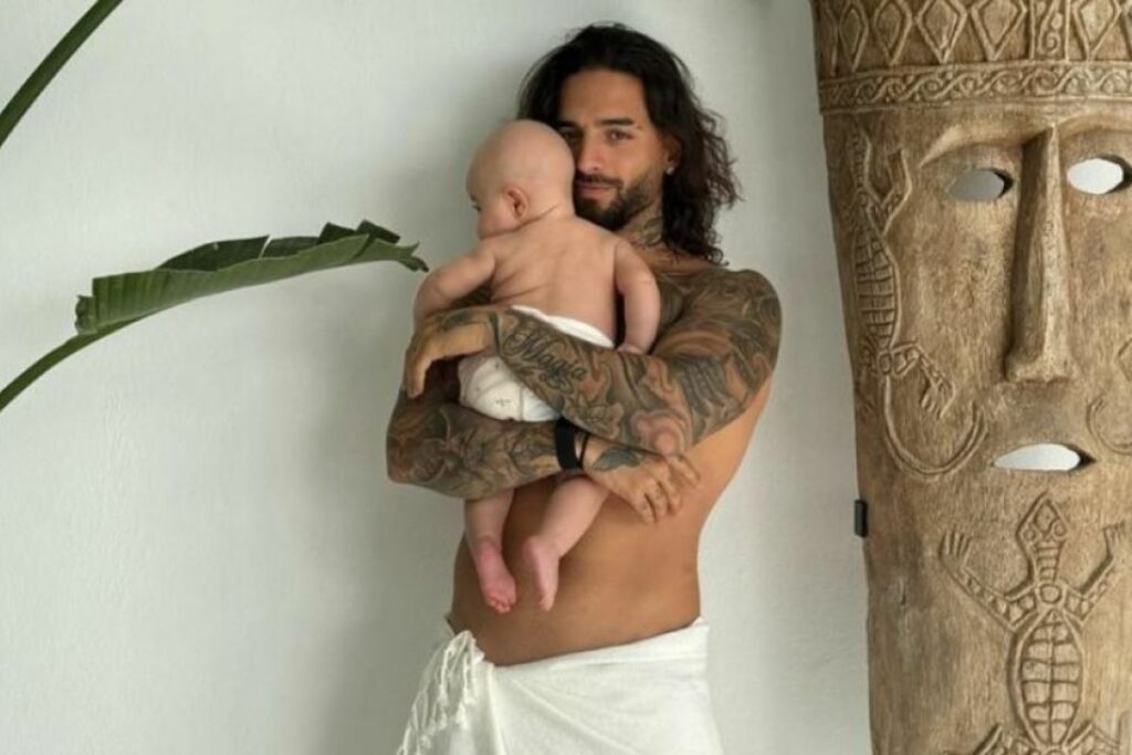 El cantante colombiano publicó la fotografía con su hija, Paris, en su cuenta de Instagram.