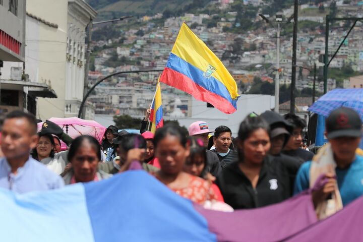El movimiento indígena de Ecuador también exige la consulta previa antes de la aprobación de cualquier actividad petrolera o minera en sus territorios. Foto: EFE