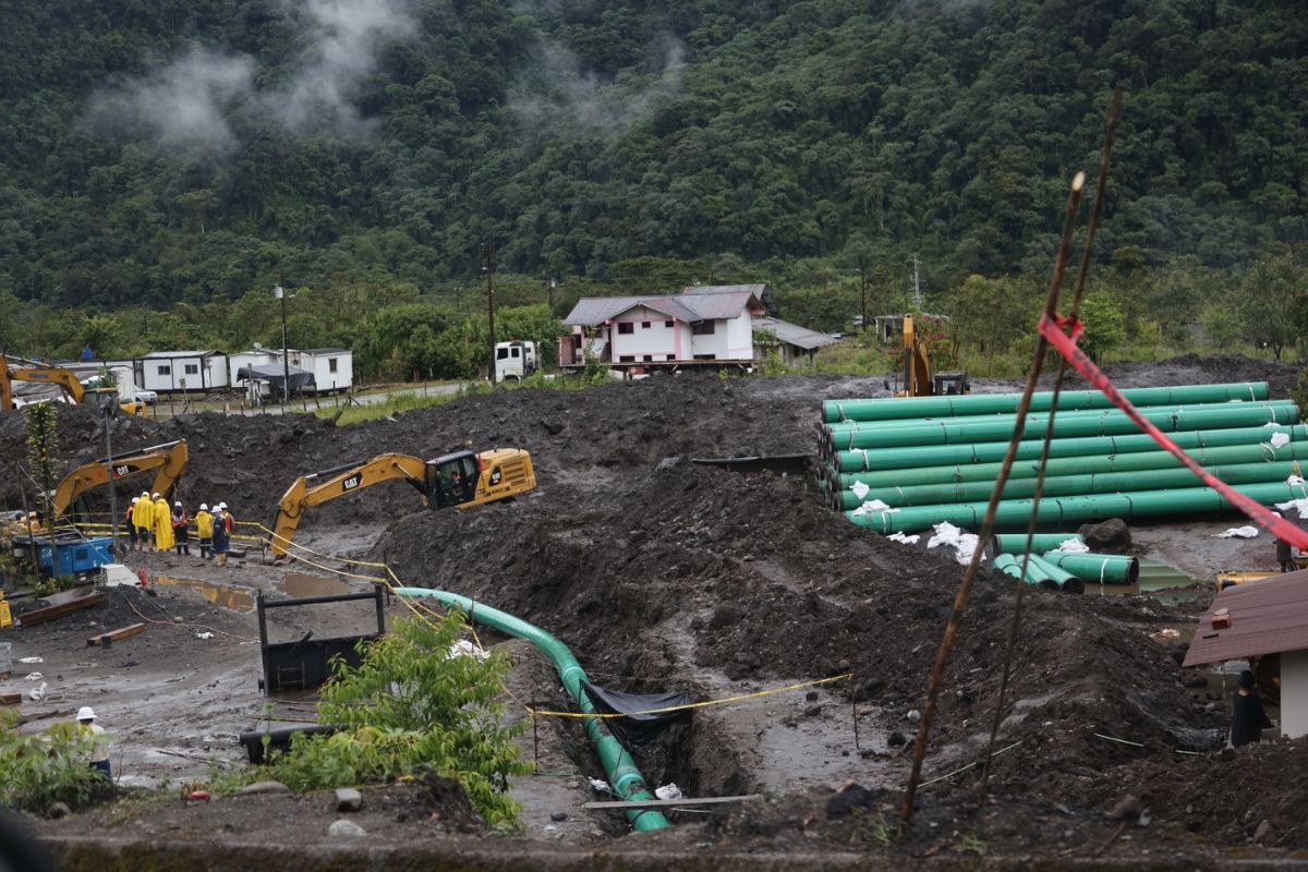 En el poblado de San Carlos se realizaron trabajos para mover las tuberías petroleras tras el avance de la erosión del Río Coca. Foto: Diego Pallero / EL COMERCIO